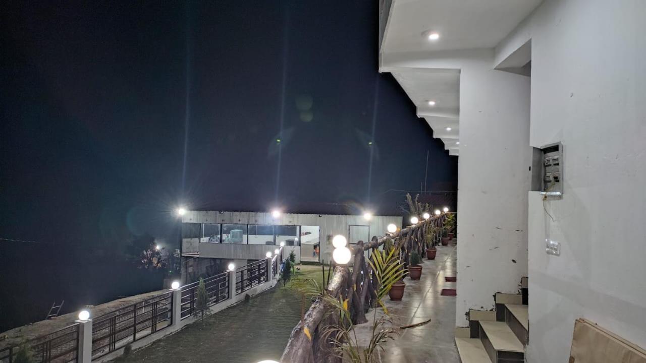 Sparkle Hotel Nanda リシケーシュ エクステリア 写真